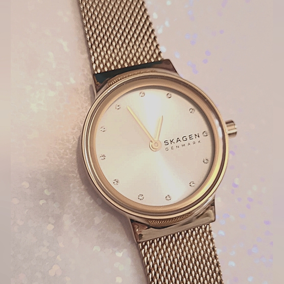 NWOT SKAGEN ROSE GOLD WATCH, w/ SWAROVSKI CRYSTALS, MODEL NO. SKW2665 - Picture 2 of 16